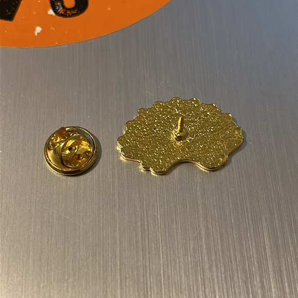 Crochet Collar & RBG Dissent Pin - Picture 6 of 10